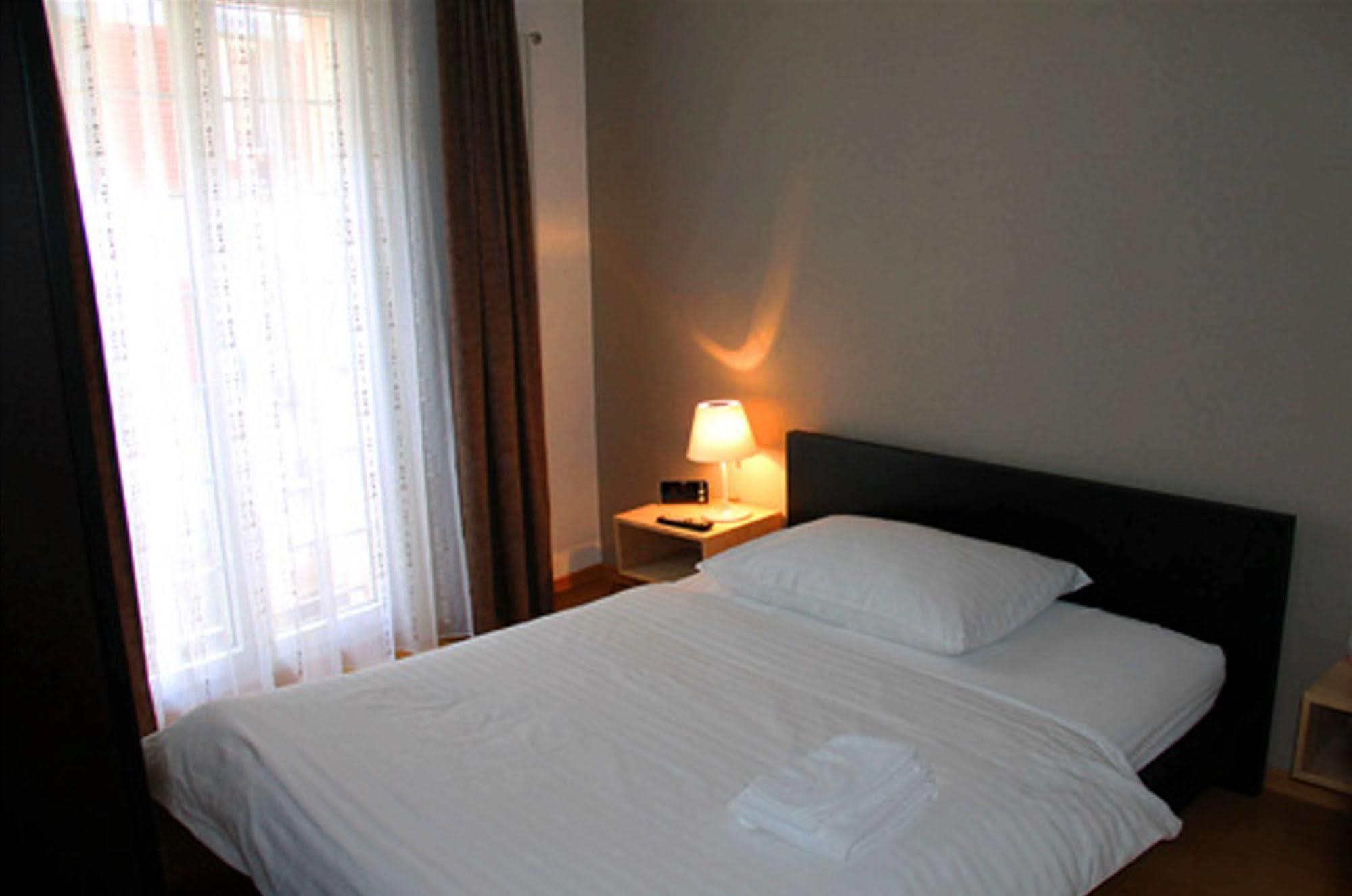Hotel Les Negociants Vevey Esterno foto